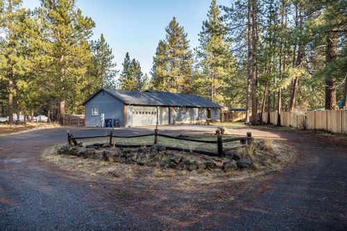 18870 Tuscarora Ln, Bend, OR, 97702-7922 | Card Image