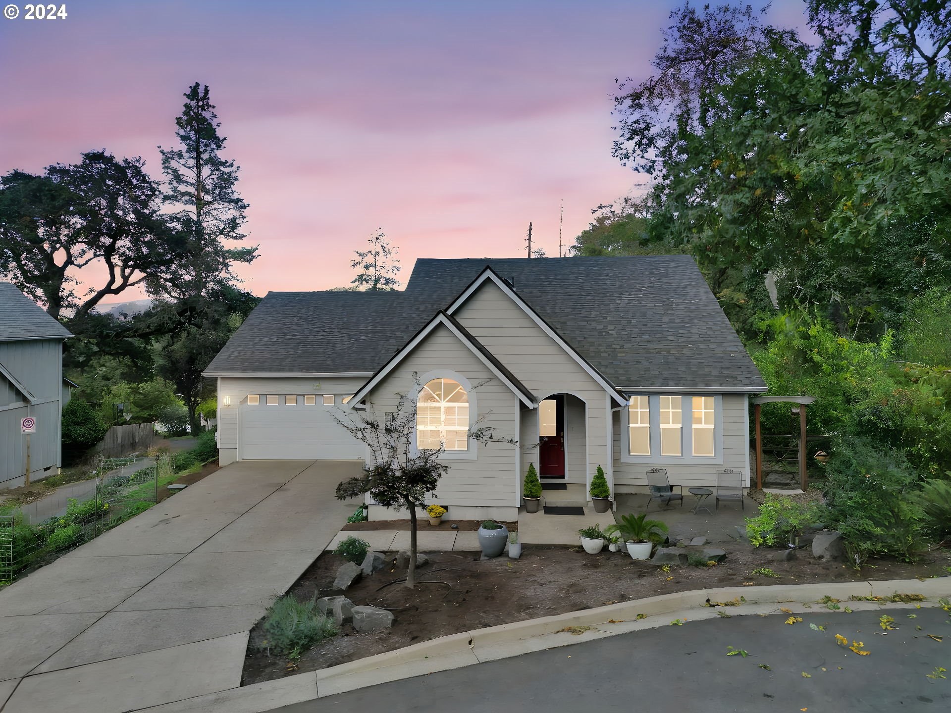 Washington St, Eugene, OR 97405
