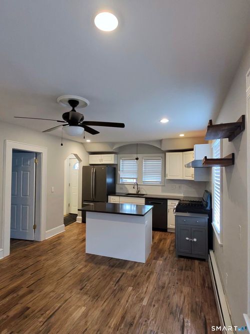 258 Jennings Rd, Fairfield, CT, 06825-4701 | Card Image