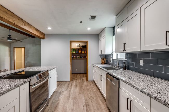 1001 Windsor Dr, House other with 3 bedrooms, 2 bathrooms and null parking in Sherman TX | Image 11