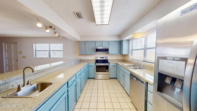 208 Hopkins St, Townhouse with 3 bedrooms, 3 bathrooms and null parking in Neptune Beach FL | Image 6