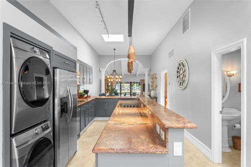 2665 S Parkview Dr, Hallandale Beach, FL, 33009-2922 | Card Image