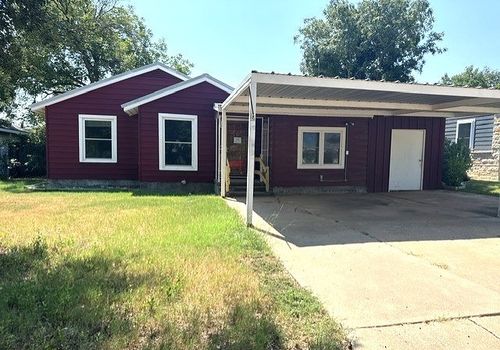1215 W Dyer St, Breckenridge, TX, 76424-3349 | Card Image