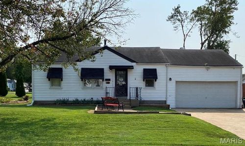 11000 Saint Ambrose Ln, Saint Ann, MO, 63074-1212 | Card Image