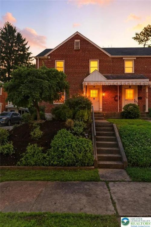 1423 Lehigh Pkwy S, Allentown, PA, 18103-3836 | Card Image