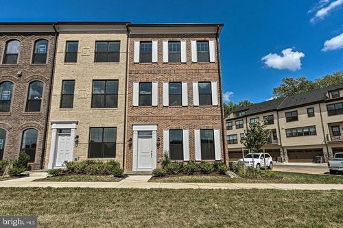 12569 Todd Ln, FAIRFAX, VA, 22033-4423 | Card Image