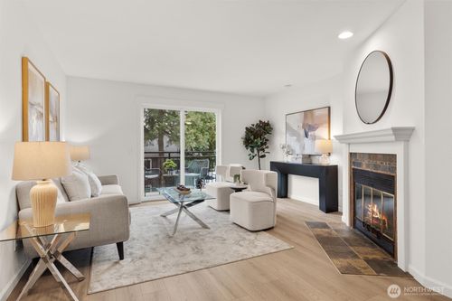 12707 Ne 170th Ln, Woodinville, WA, 98072-7945 | Card Image