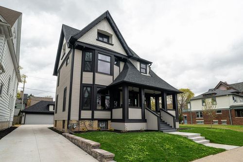 3247 N Marietta Avenue, MILWAUKEE, WI, 53211 | Card Image