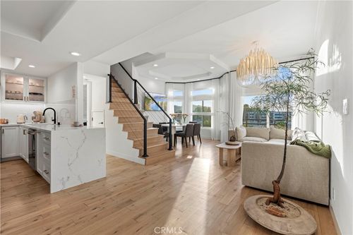 apt-301-4230 Colfax Ave, Studio City, CA, 91604-2987 | Card Image