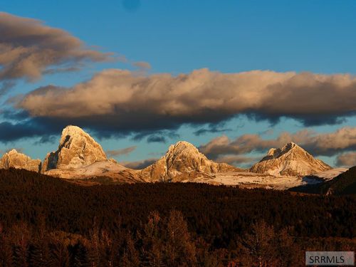 1970 Snow Crest Ranch Dr, Driggs, ID, 83422-5044 | Card Image