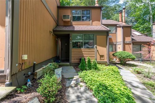 26 Round Hill Rd, Dobbs Ferry, NY, 10522-3305 | Card Image