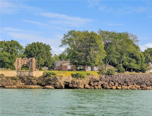 4520 E Cliff Road, Port Clinton, OH, 43452 | Card Image