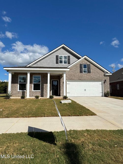 69 Harvest Dance Dr, Byhalia, MS, 38611-1129 | Card Image