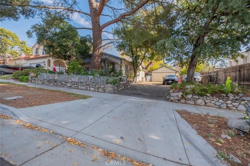 2465 Florencita Ave, Montrose, CA, 91020-1819 | Card Image