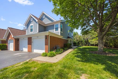 1500 Thornfield Ln, Roselle, IL, 60172-4043 | Card Image