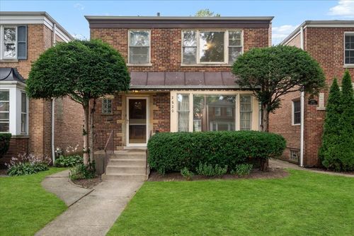 2820 W Fargo Avenue, Chicago, IL, 60645 | Card Image