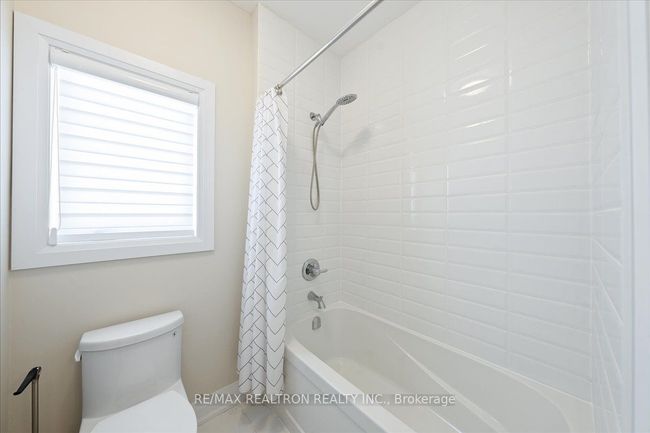 7 Maple Fields Cir, House other with 5 bedrooms, 4 bathrooms and 2 parking in Aurora ON | Image 36