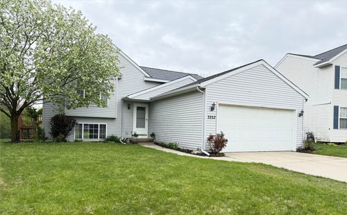 3332 Hampton Downs Dr Se, Kentwood, MI, 49512-8092 | Card Image