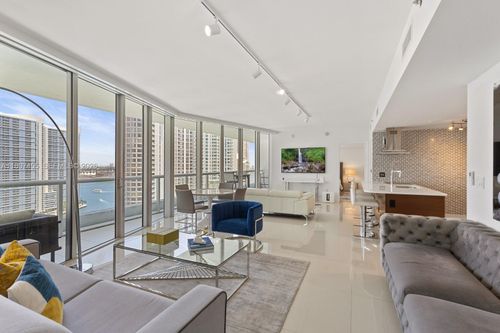 2304-495 Brickell Ave, Miami, FL, 33131-2786 | Card Image
