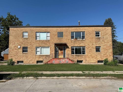 416 Michigan St, Storm Lake, IA, 50588-2458 | Card Image