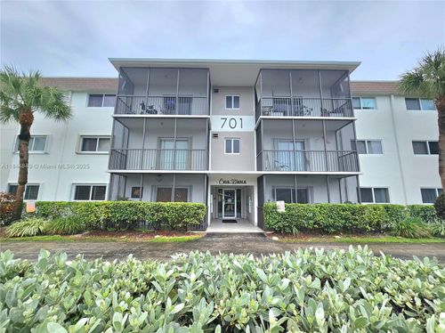 apt-201-701 Ne 1st Ct, Hallandale Beach, FL, 33009-4447 | Card Image