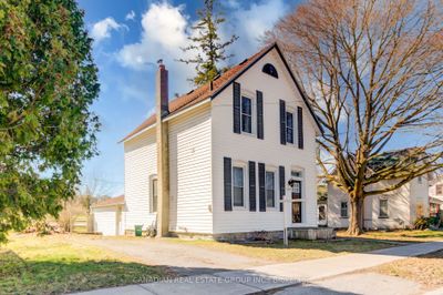 207 Front St N, House other with 3 bedrooms, 2 bathrooms and 2 parking in Campbellford ON | Image 2