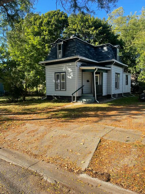 1034 Williams St, Jackson, MI, 49203-3110 | Card Image