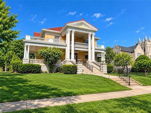 215 S 5th St, Independence, KS, 67301-3801 | Card Image
