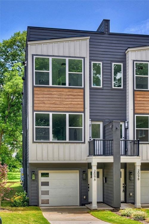 b-209 Coxe Ave, Charlotte, NC, 28208-4208 | Card Image