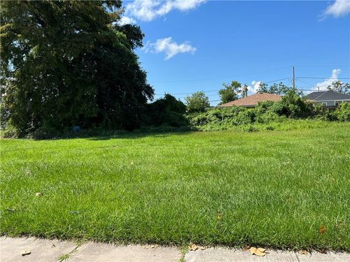 2816 Guerra Dr, Violet, LA, 70092-2933 | Card Image