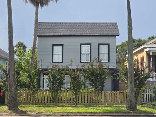 2-1119 Broadway St, Galveston, TX, 77550-6122 | Card Image