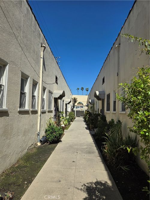 9-551 W 10th St, Long Beach, CA, 90813-4141 | Card Image