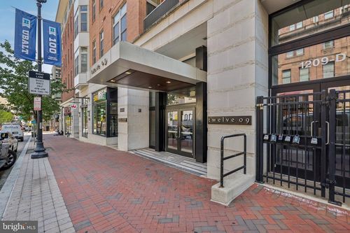apt-409-1209 N Charles St, BALTIMORE, MD, 21201-5660 | Card Image