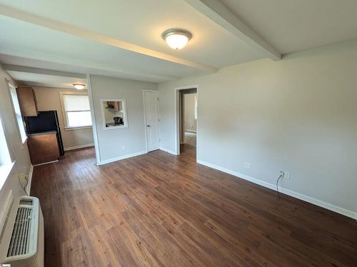 201 Chandler Dr, GAFFNEY, SC, 29340-3947 | Card Image