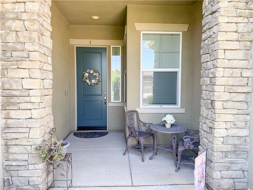 9809 Naples, Bakersfield, CA, 93306 | Card Image