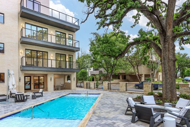 Pool with amazing Oak Tree | Image 5