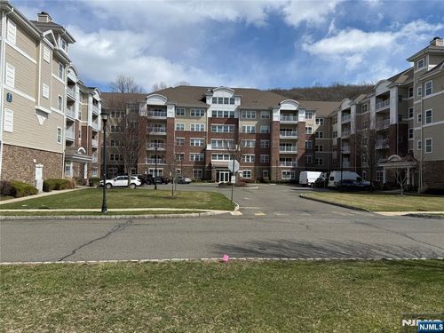 1118 Warrens Way, Wanaque, NJ, 07465-1661 | Card Image