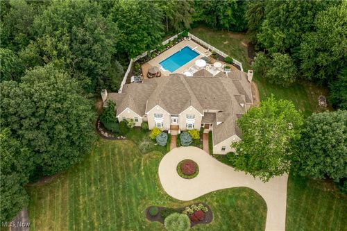 16770 Staffordshire Ct, Chagrin Falls, OH, 44023-2526 | Card Image