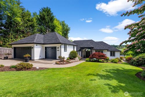 8423 Dormar Dr Se, Port Orchard, WA, 98367-7870 | Card Image