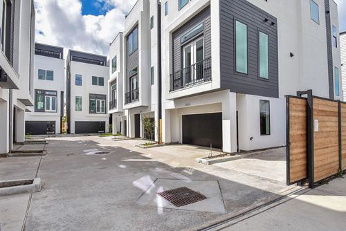 b-5615 Val Verde St, Houston, TX, 77057-5715 | Card Image