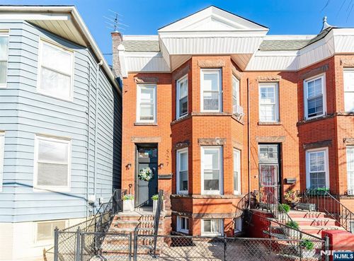527 N 3rd St, East Newark, NJ, 07029-2705 | Card Image