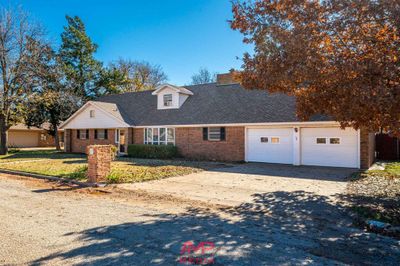 1406 Bartley Street, House other with 4 bedrooms, 2 bathrooms and null parking in Stamford TX | Image 1