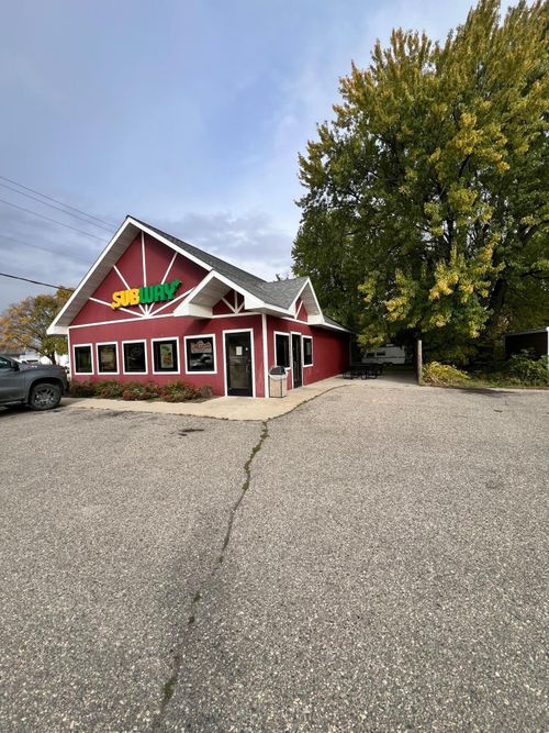 422 Oak St, Dawson, MN, 56232-2146 | Card Image