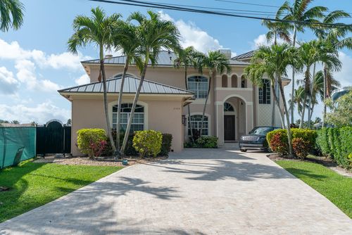 2500 Se 7th Dr, Pompano Beach, FL, 33062-6413 | Card Image