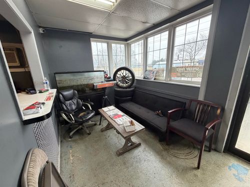 3302 Fenton Rd, Flint, MI, 48507-1565 | Card Image