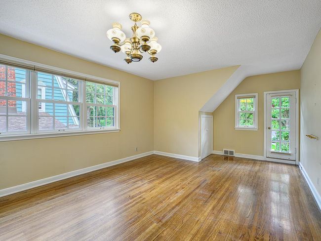 30 - Bedroom.jpg | Image 31