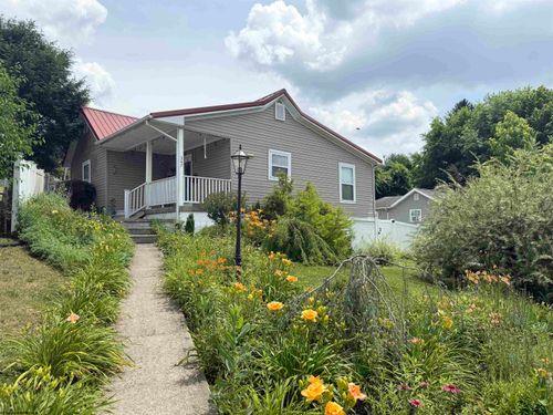 347 Bradley Ct, Fairmont, WV, 26554-3907 | Card Image