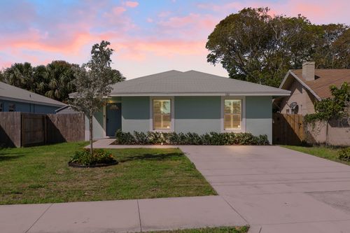 3121 Pinewood Ave, West Palm Beach, FL, 33407-5143 | Card Image