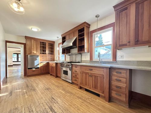 1470 Thomas Ave, Saint Paul, MN, 55104-2451 | Card Image