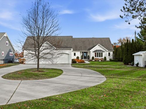 8442 Lakeshore Rd, Burtchville, MI, 48059-1329 | Card Image